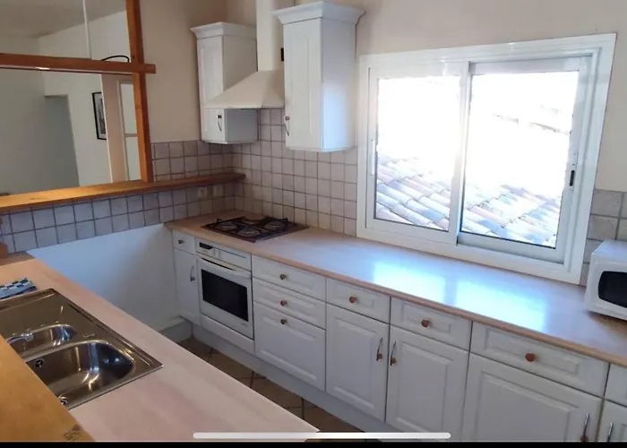 Duplex Spacieux En Hypercentre Avec Garage Prive * Agen